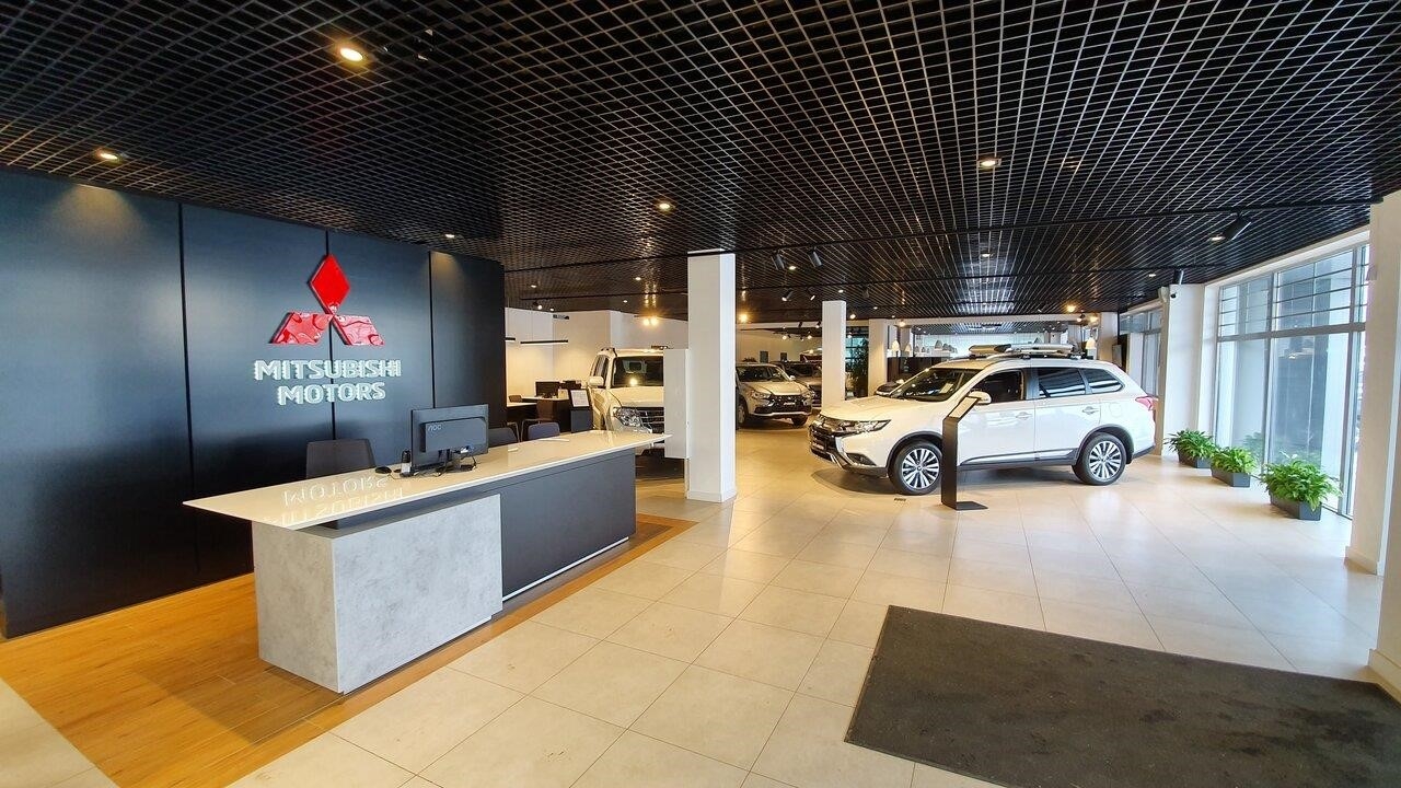 Автомир, официальный дилер Mitsubishi в Москве Варшавское шоссе, 127Б, вход Mitsubishi