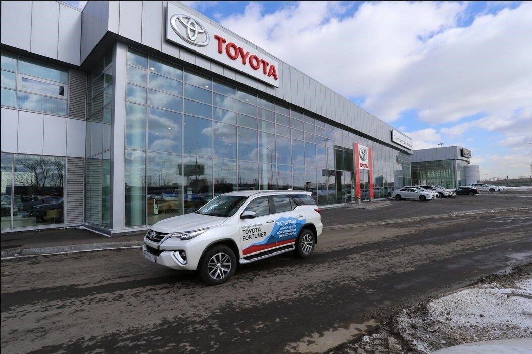 Toyota РОЛЬФ Волгоградский в Москве Остаповский проезд, 4