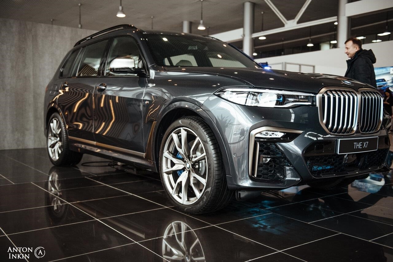 BMW, официальный дилер Сибкар в Сургуте Быстринская улица, 3